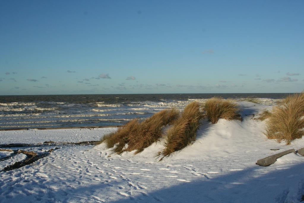 Sint-Laureins Hotel Westende Buitenkant foto