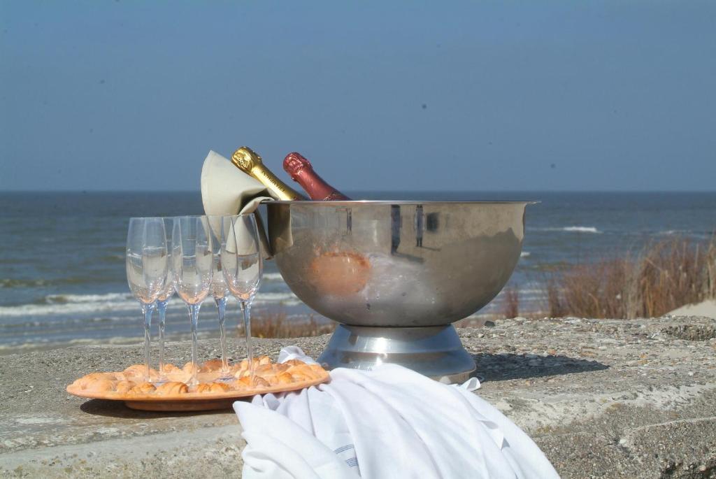 Sint-Laureins Hotel Westende Buitenkant foto