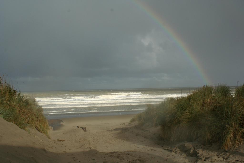 Sint-Laureins Hotel Westende Buitenkant foto